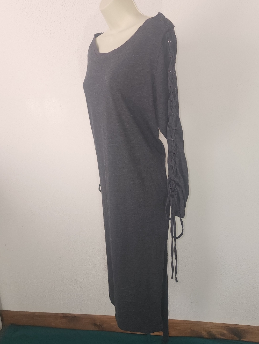 Umgee Dress Knit  Long Sleeve With Tie-Detail  Charcoal Size L - Picture 10 of 10